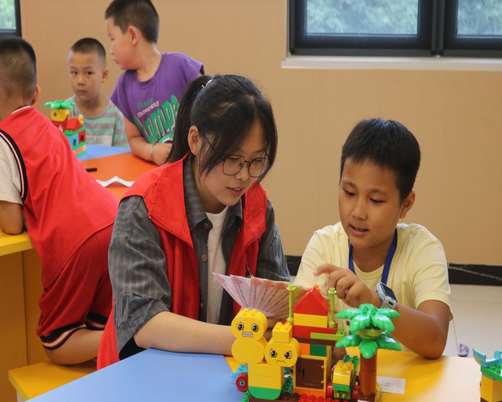 ʵӡɫ·Сһഺĺɫ֮