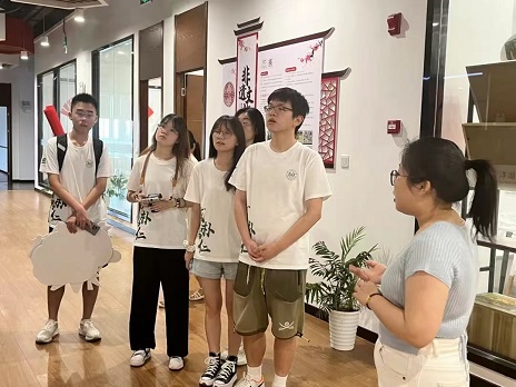 ���ʵ�����߽���������������ɫ�Ļ�