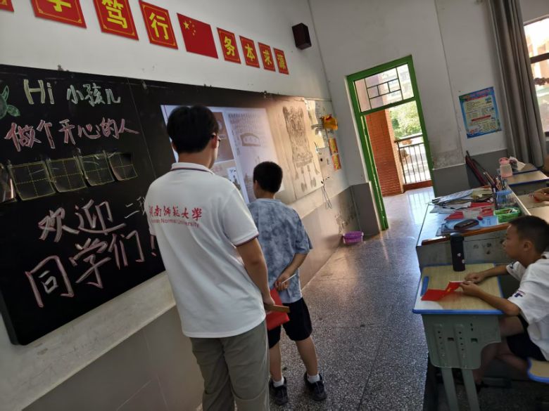 ��У����������֪ʶ����±�����������ſ�������