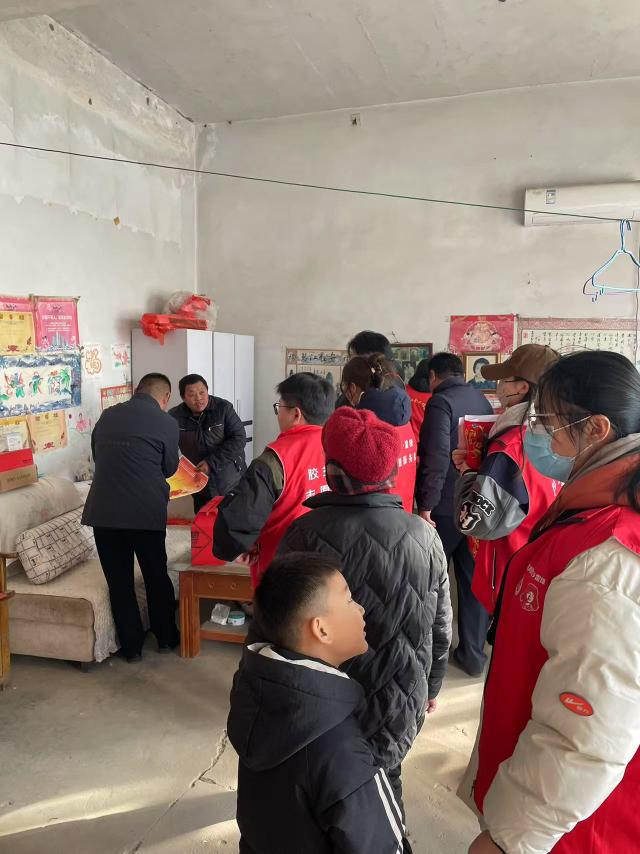 ��԰ѧ�����ʵ�����ð���ů���ˣ������ذ������ж�ȫ��¼