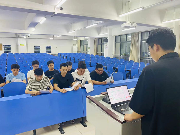 ����ҽѧԺ��ȫѧԺ�������б������п���Ʒ�Ƶ�ӽ���ᣬ�ӽ�����ʵ���ţ������ˣ����