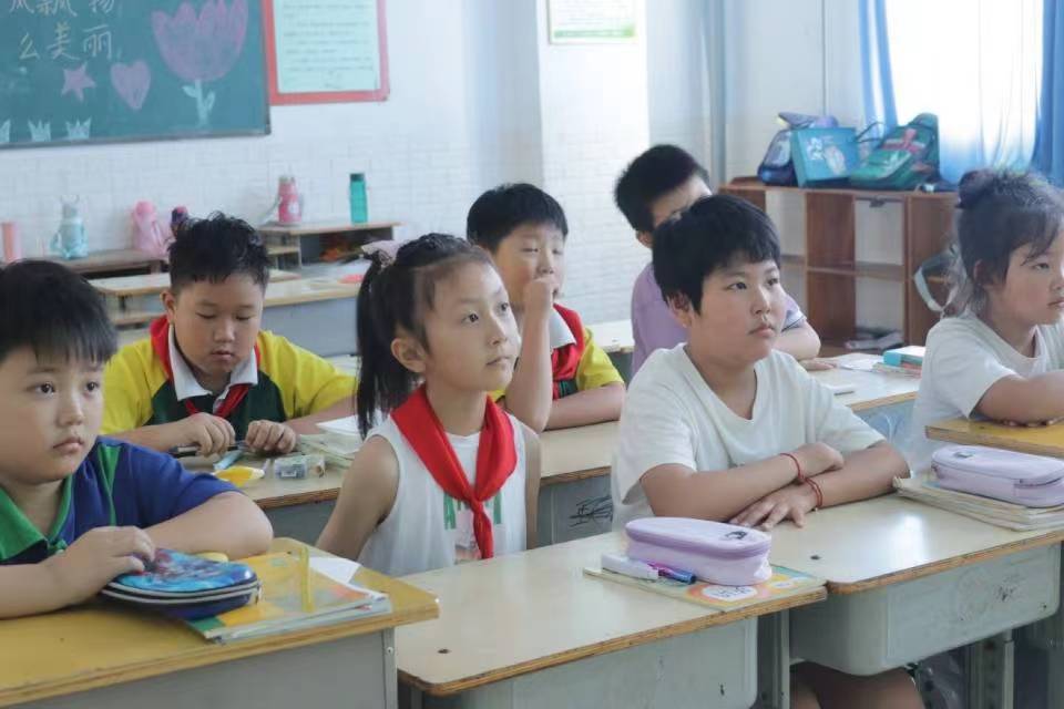 �߲ʼ��ڣ����㲻�ڶ���