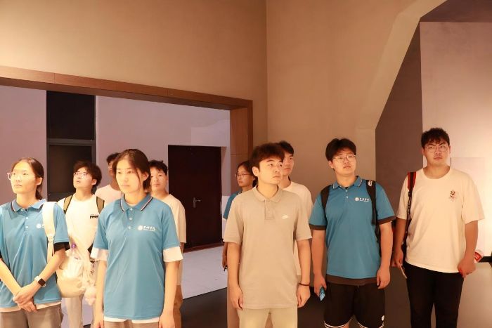 ����ѧԺ�������硱ʵ���Ųι�®�������˹ݡ�����Դ�Ļ����� �����������