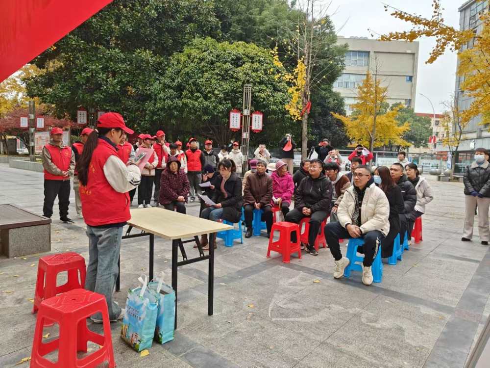 ��ĸ���ɣ���ʱ���³������ĸ￪�ż�����