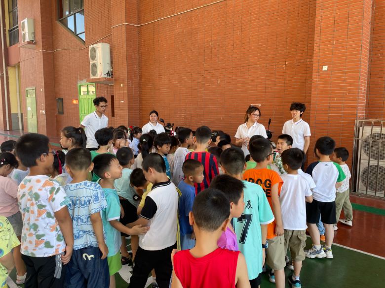 �����˼Դʵ��ѧУӭ���������硱֧������ ��ʿ��õ�����֪����