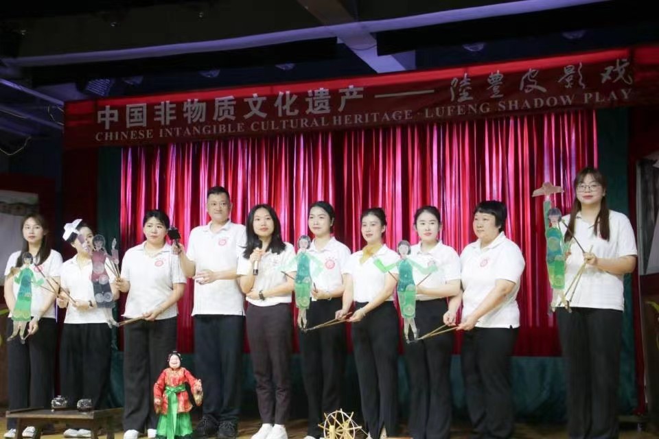 ��Ӱ��̬����֣�ƤӰ�����µ���