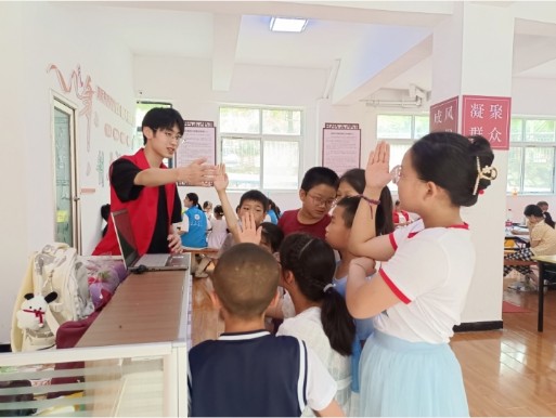 ͼΪ־Ը����С���������� ͨѶԱ����