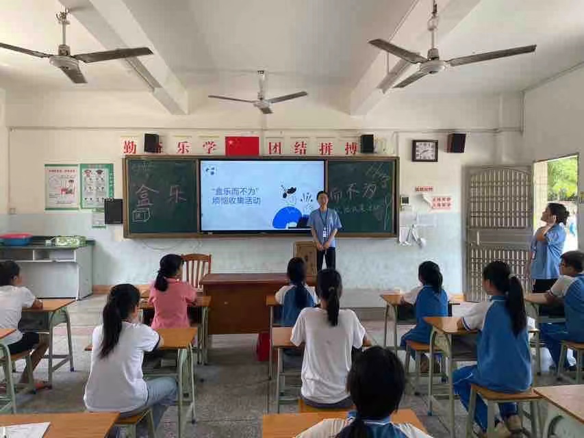 ����ѧԺ����⡱���ʵ���Ӿ��л�����ʱ��ѧУ���꼶�����ֶ���Ϊ�������ռ��