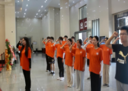 ��������н�𴫣����ߵ�˼���β�һ�� ������֯��װѧԺ�������ġ��족ʵ���Ÿ���ͬ��ԣ����ݿ�չ��ɫ��ѧ�