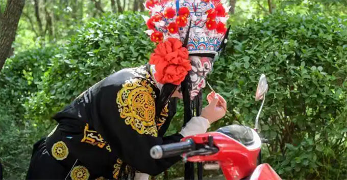 ɽ�����ϣ���ѧ����������Ļ