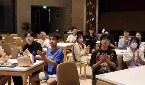 ������Ů���������㲥����̨�����ۺ�Ƶ���ײ�