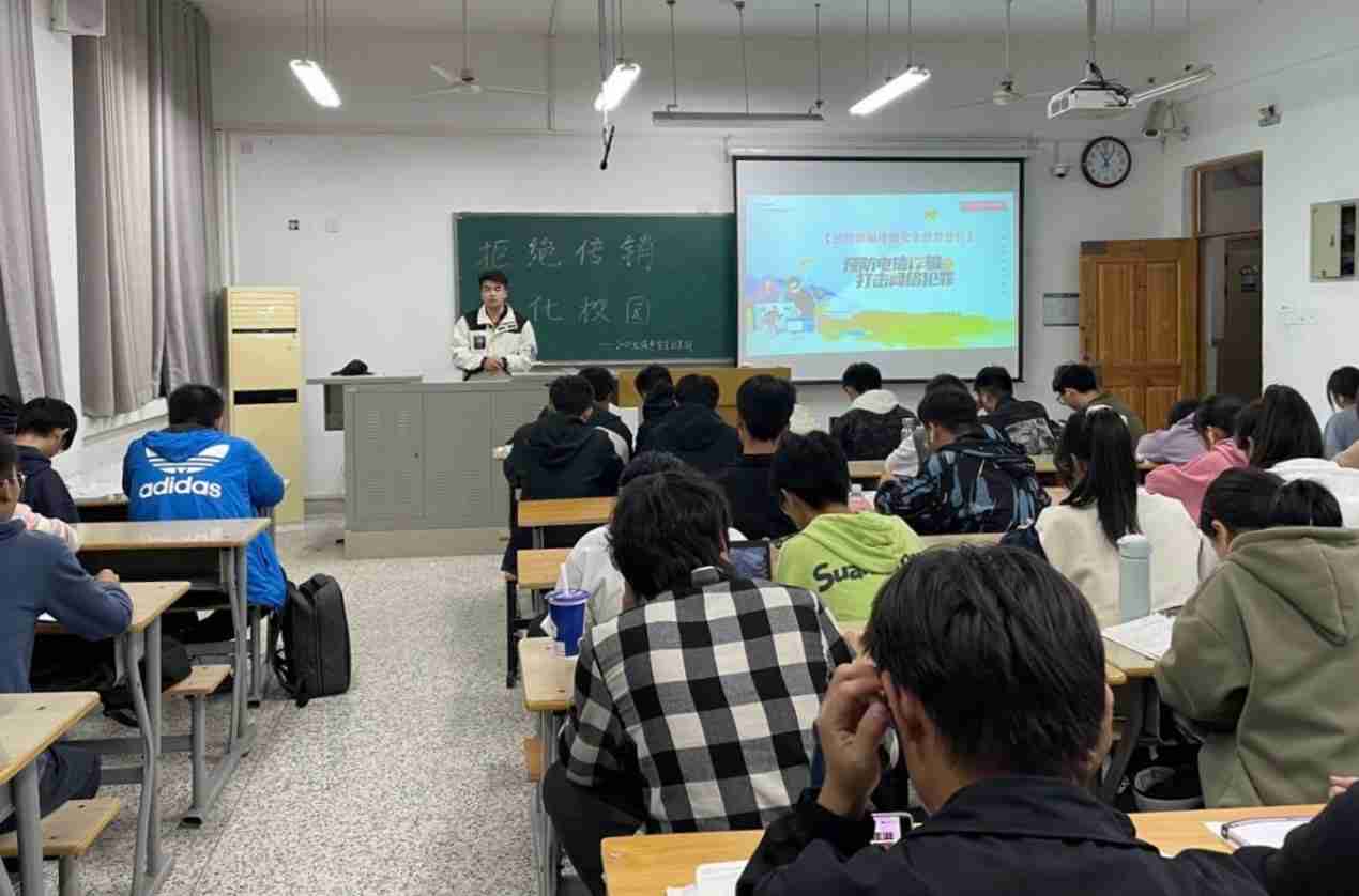 �ܾ�����������У԰