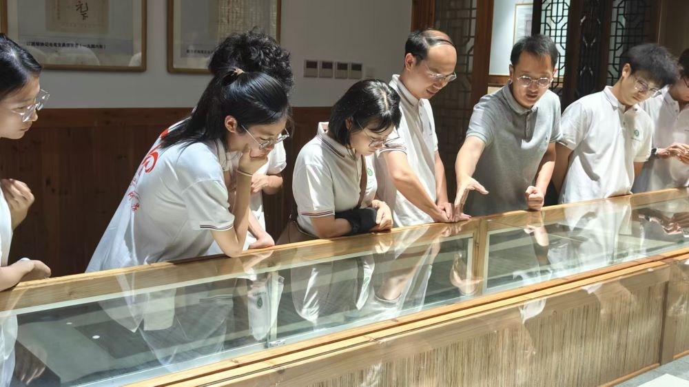 �����Ƽ�ʦ����ѧ������«���Ŷӣ��û��ıʶ� Ʒ�����Ļ�