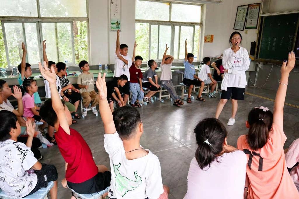 ���������ض���Ӫ���������ϸ���ʦ���������ഺ����