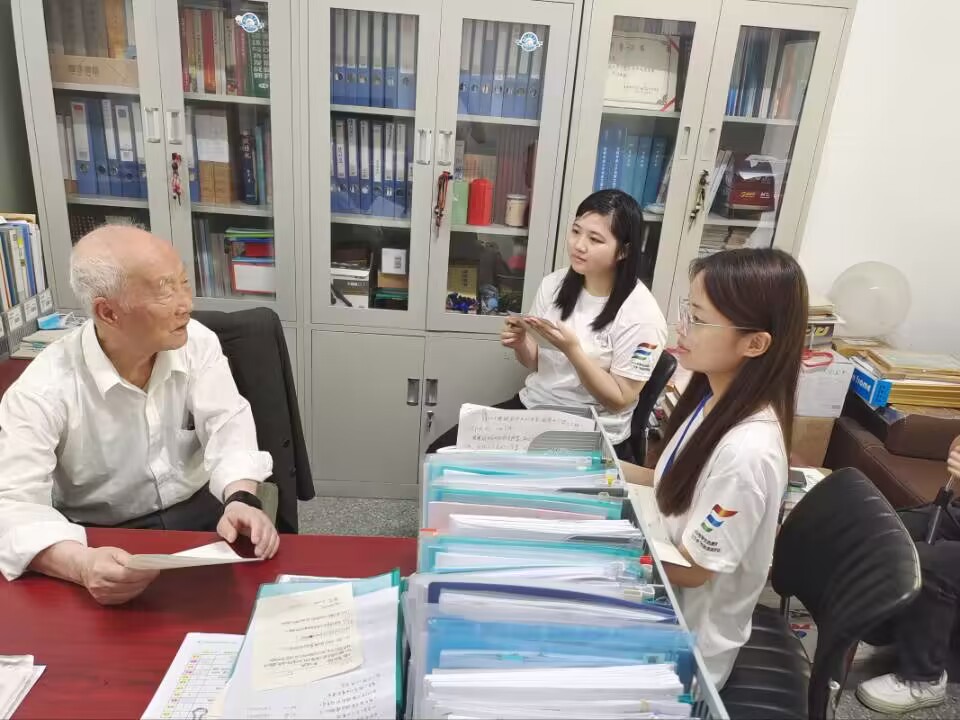 ѧ��Ա����������ǰ��