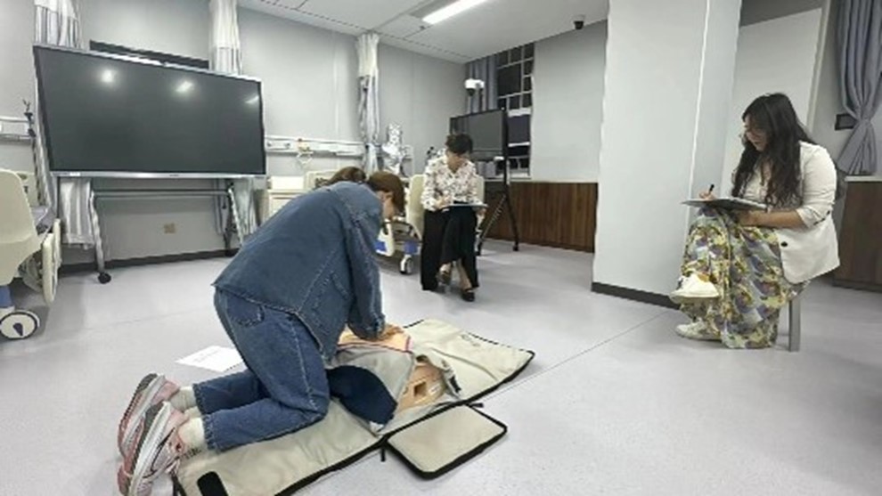 ɽ����ѧ�����뿵��ѧԺ�϶����־Ը�����ǰ��׼��˳����չ