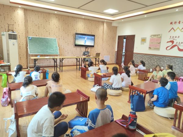 ��������ѧ��������ʵ����Ϊ���Ҵ���С�����ڹ�����ÿ�չ����С�糡