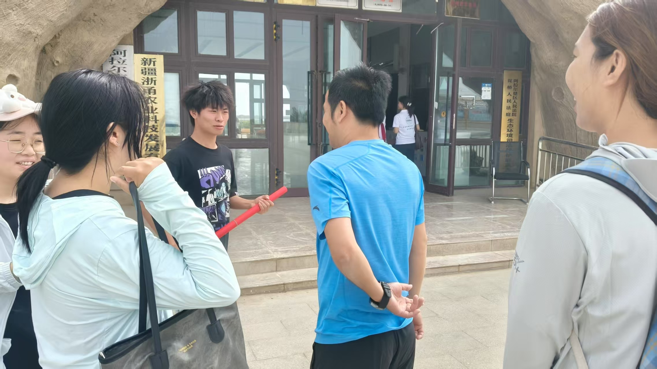 ����ľ��ѧ����Ծ��ɽ�ϣ���ע���Ӱ��� �Ƽ������������