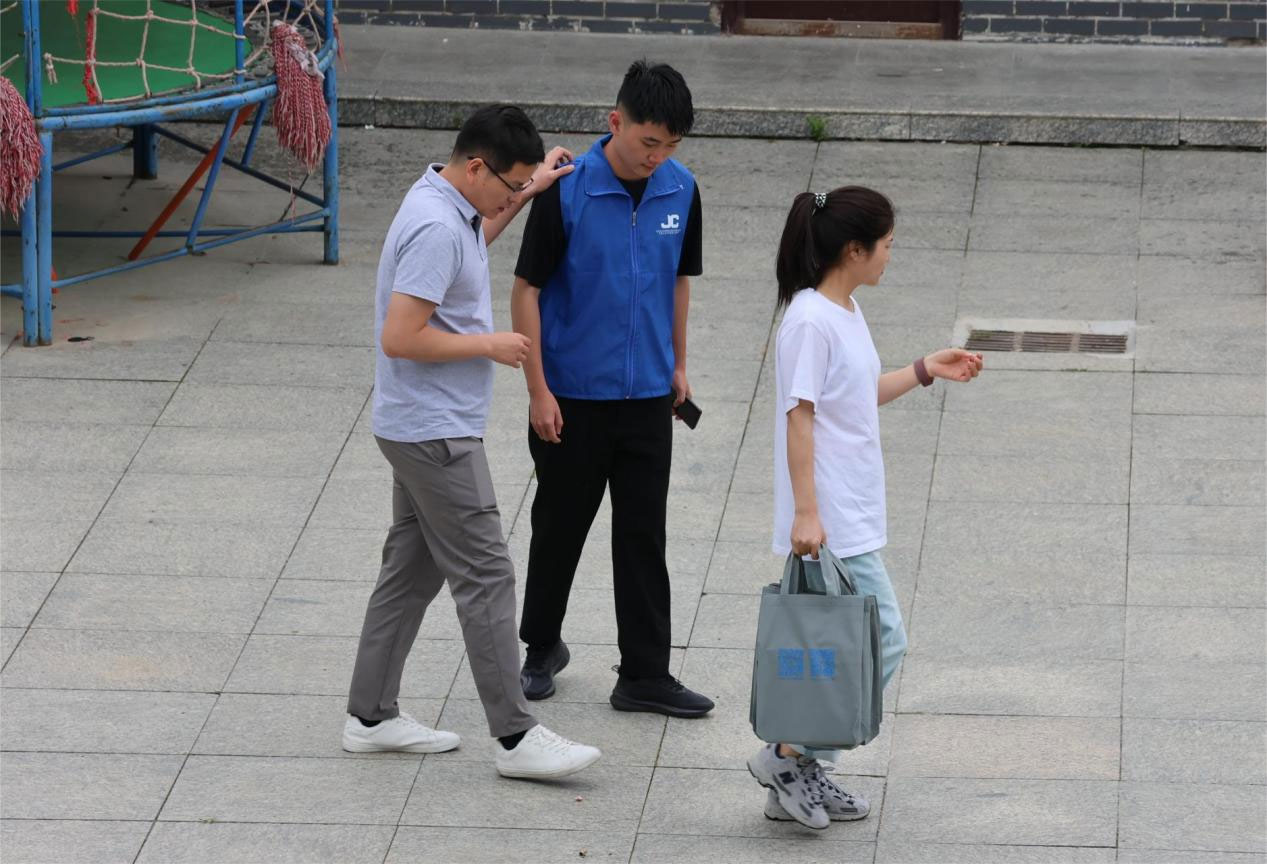 Զ��Ⱥɽ������ �������Ϲ�ҵ��ѧ�����봫��ѧԺ��ʦ�ִ�ţ���ָ