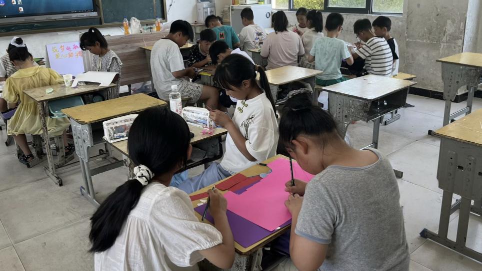 �Ϸʴ�ѧѧ�ӡ������硱����ʿ��ý���壬֪ʶ��������������