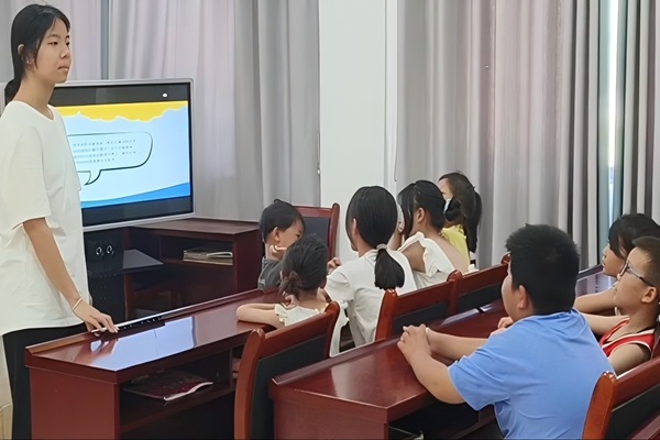 �������ѧԺ���ഺ���Ρ�ͨ��־Ը����ӿ�չСѧ��������ȫ�����γ�