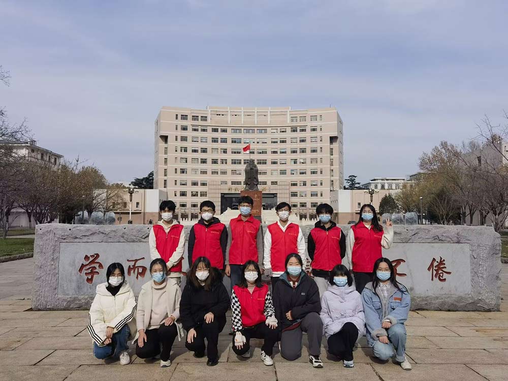 ê��ǰ�����������ж���ʯ