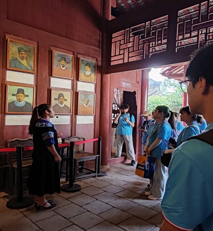 ��ѧ��ʵ�����ó�֮�У�����˾�Ļ����л����干ͬ�巢չʷ