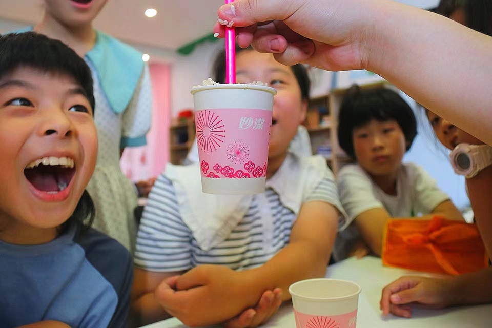 ���ǻ��������������Ρ�����������������ѧ�������ʵ���Ŷ�˳����չ���������ߵ�����Сʵ�顱���տγ�