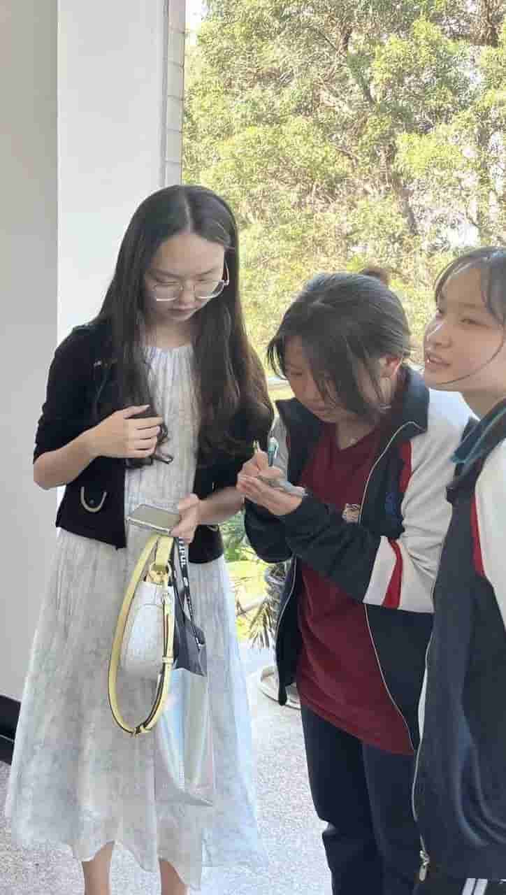 �����������������ж�����������ʯ���������������������и�