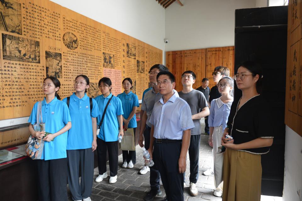 �ӱ���ҽҩ��ѧҩѧԺ���Ϻӱ����̴�ѧ����ѧԺ��ͬ��չ����ҽҩ�Ļ�����֮�߽����ꡱ����ʵ���