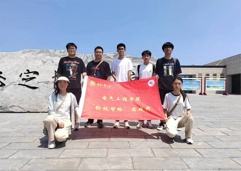 �롰ʵ�����У����������ഺ ���� ���롰�֡��ȵ���̥���Ƽ����