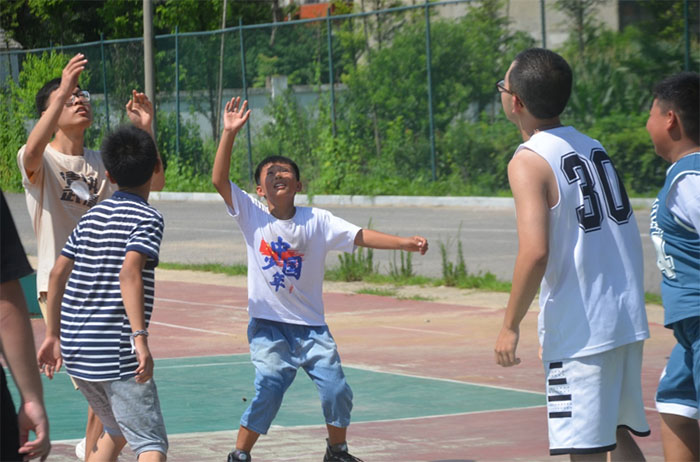 ǧ������ѧУ����֧���Ŷ��붭ׯСѧѧ�����о��ʵ�������