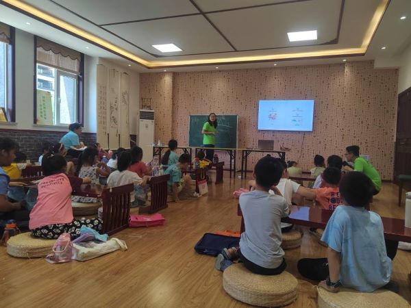 ���������̡�ʵ���Ŷӽ����˵�����