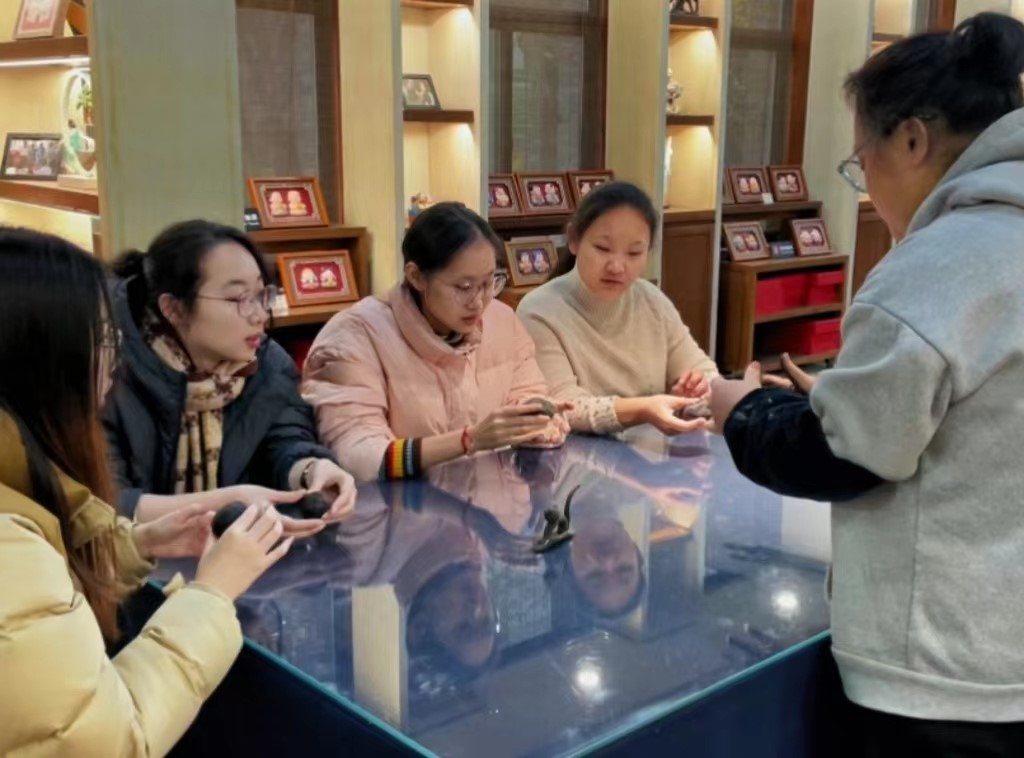 �����������Ļ�������ָ����������ʦ��ѧԺ��չ�����࡯����Ȥ�������Ļ���ѧ�