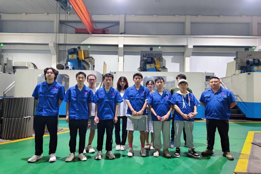 �ɶ�ѧ�������磺����ҵ���У�չδ��֮־