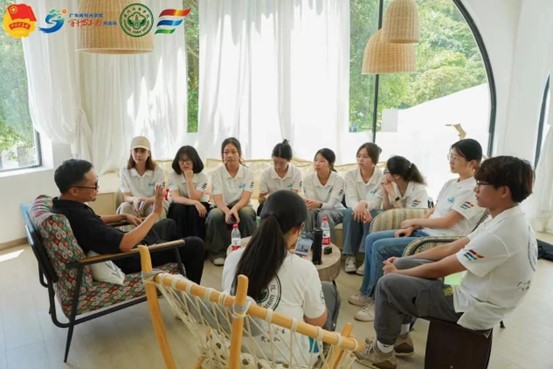 ������Ϫʵ����̽�ñ�����ɫ���ޣ�̽�������洴���ںϷ�չ֮·