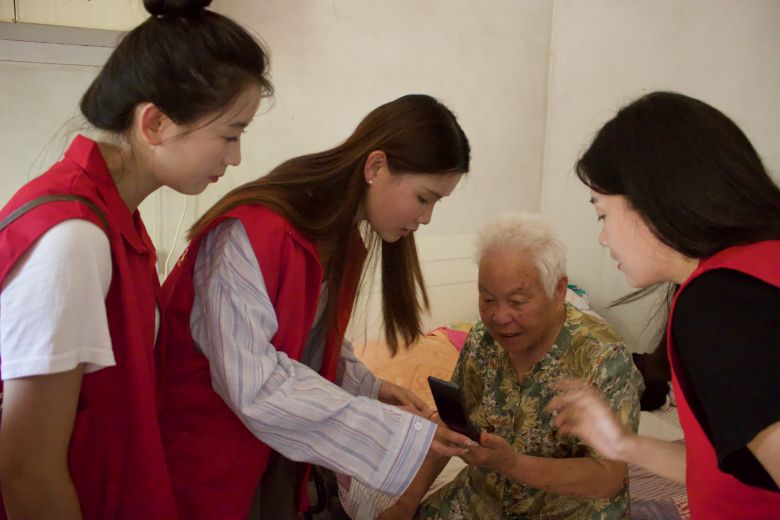 ͼ4 ־Ը����ů�����