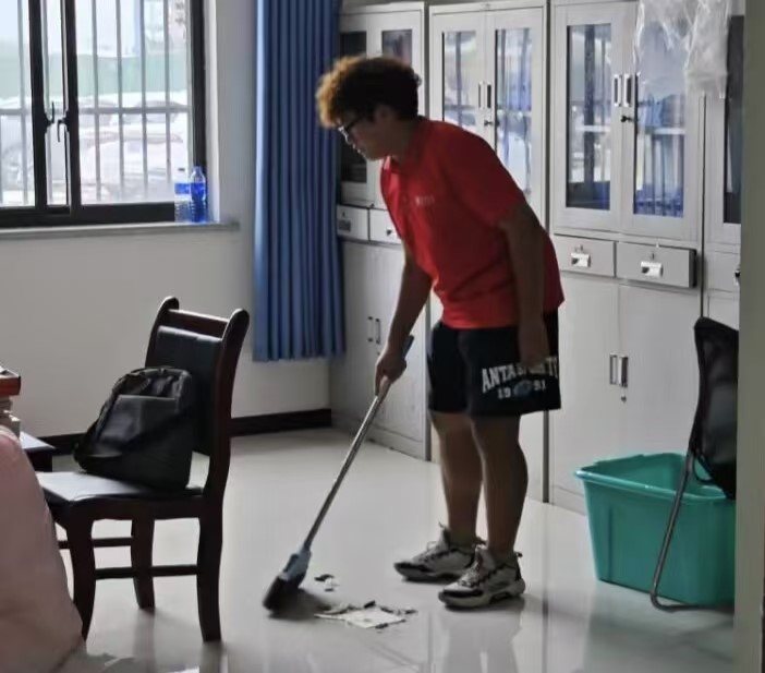 ����ж����������