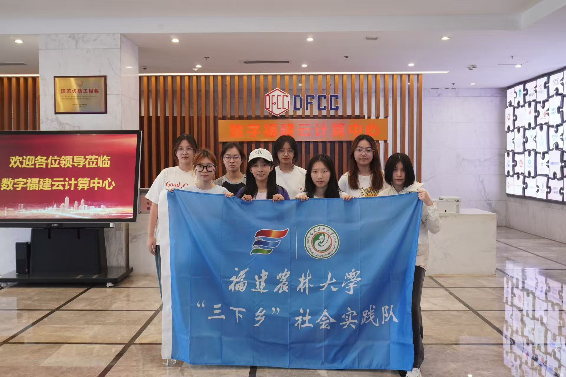 ���ڡ������硱���ʵ��|�����ݳ�������ʯ��ʵ����ǰ�����ָ����Ƽ������Ŀ�չ�����Ƹ�������ˣ�����˼��ٷ�չ���