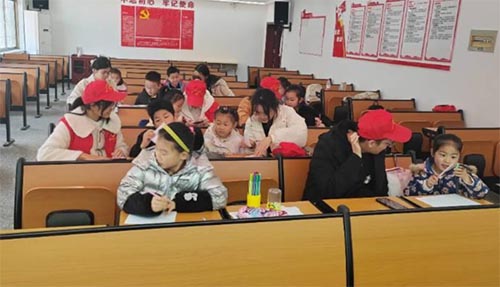 ��ѧԺ��չ�����´���ů���ģ��׷澫�������С�־Ը�