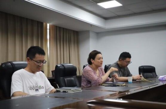 ��ѧ�й����ˮ�¾����Ӻ���ѧ����ˮ�糣���Ҹ����ӡ��㡱�������������ˮ���ֹ����Ҹ��Ӻ���������ͼ