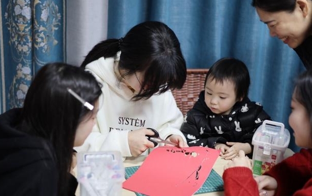 ��Ӱ�������������Ļ�н���򻧴� ��������ʦ����ѧ������ѧѧԺ��̼�к�δ������ѧԺ��Ӱ����ʵ���Ӷ�Ա��������������������ֽ�Ļ�