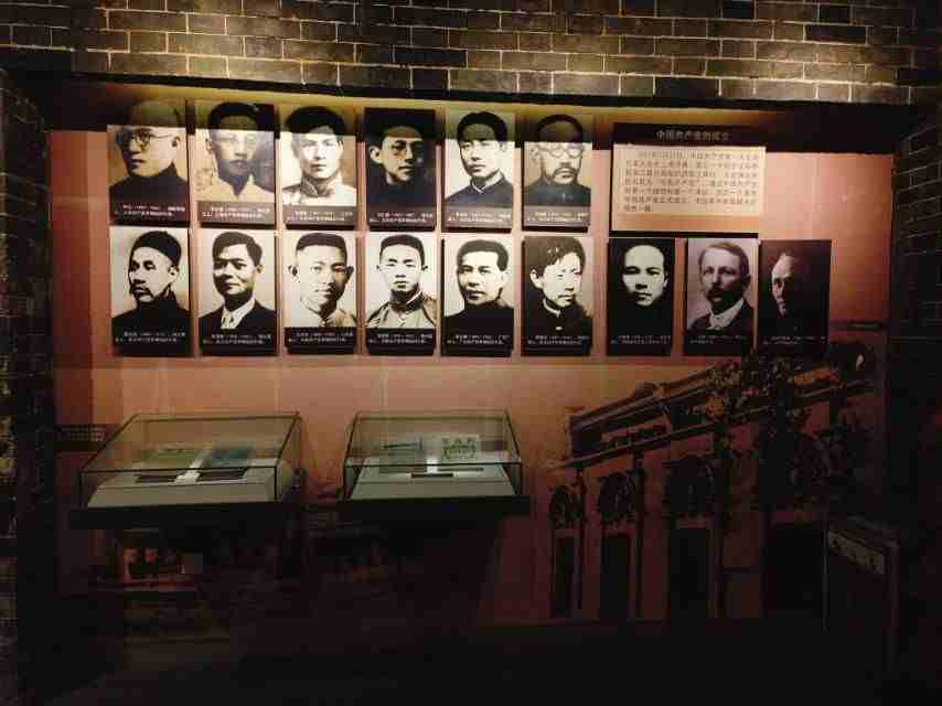 ���º�ɫ���䣬�����ҹ��黳