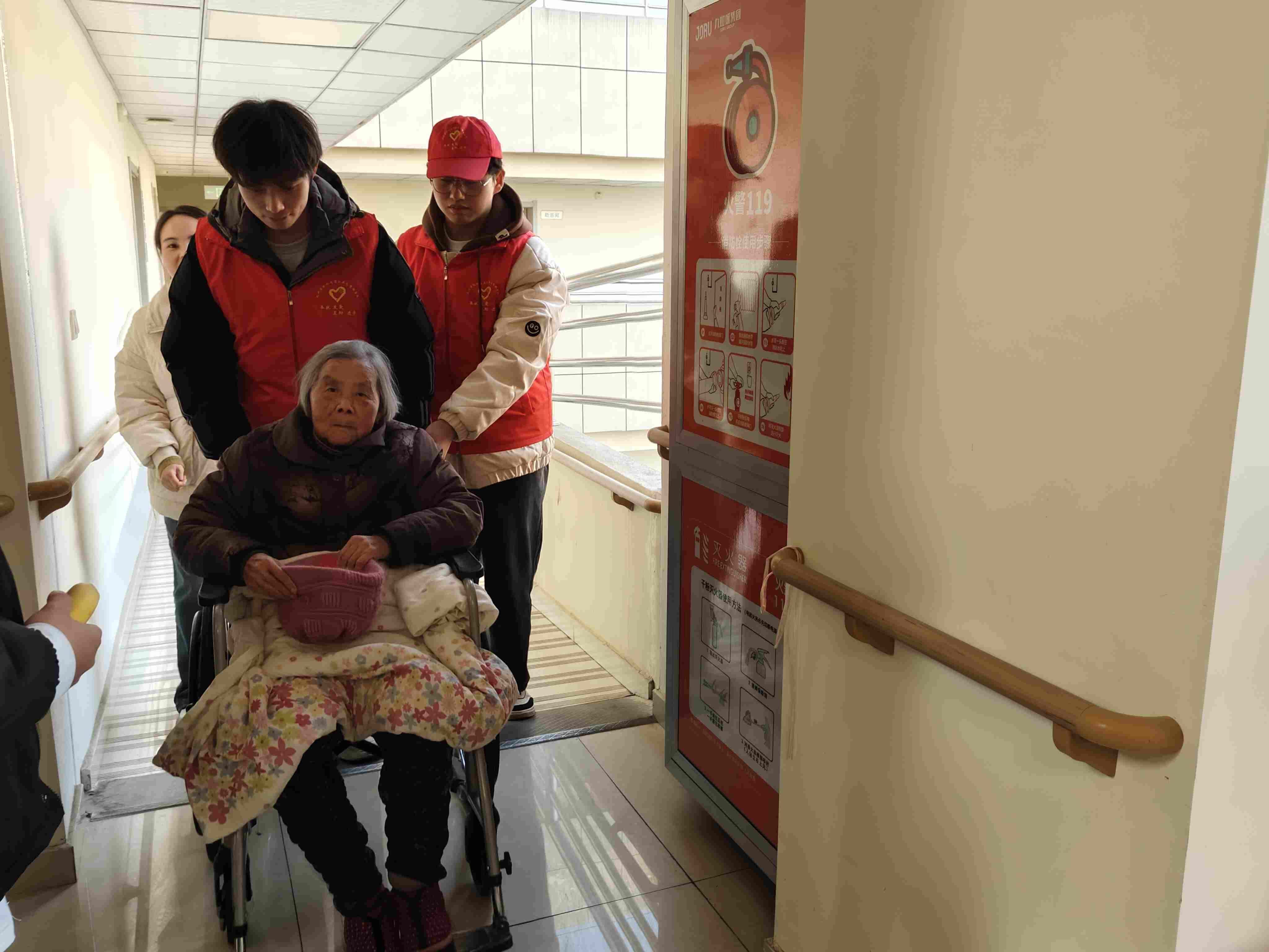 ��������飬���鴫�ݡ�