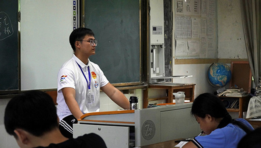 ����ѿ��ʵ����Ա���Ϻ���ѧ������ĩ�࿼ ����������������