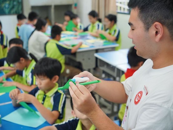 ����ѧ�������磺������������ɫ ��������д����