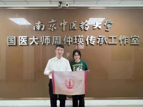 �۽����У�н�𴫳� н��ʵ����Ѱ�������������숐����