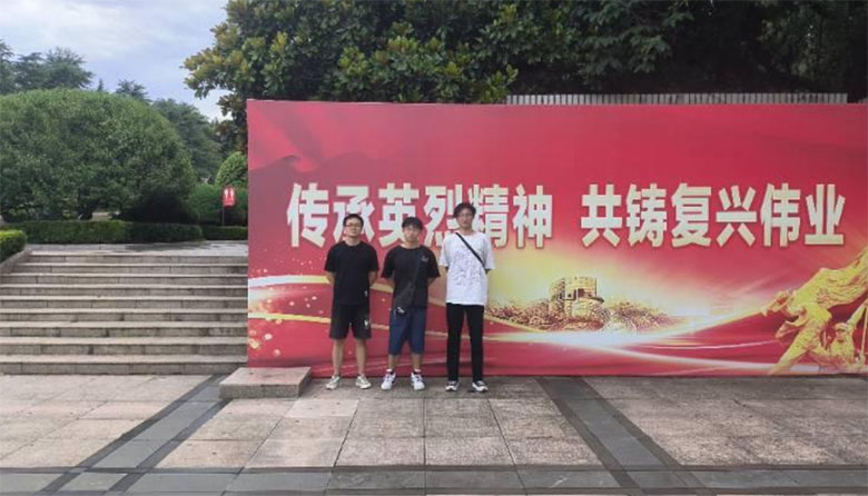 �����������������ǵ��ķܶ����̣���ǿ����ʹ����