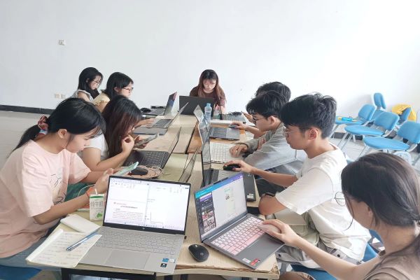 ���塱ͬ�ɳ������硱Լʢ�ġ����幤Э�����ڡ������硱��ѵԲ������