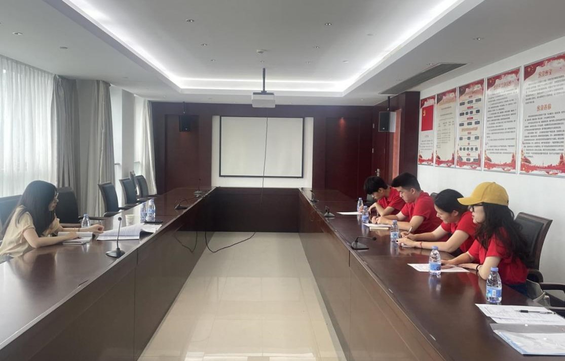 ̽����ҵ��������֮·�����������������չ                �����Ӻ���ѧʵ���Ÿ������з���ί��չ��̸����